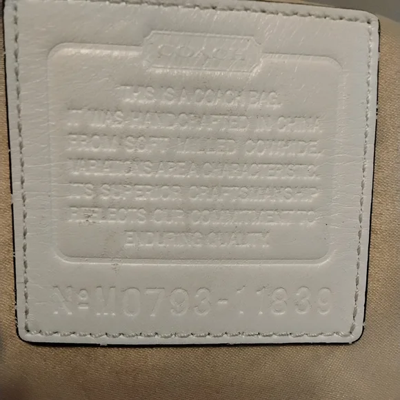 Coach Hobo Cream Pebbled Milled Cowhide Leather Satchel. - Picture 3 of 6